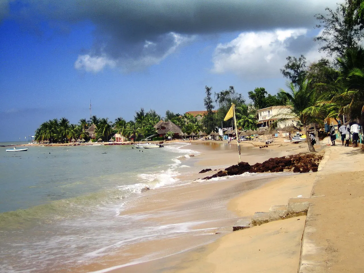 Plage de Saly et ses cocotiers